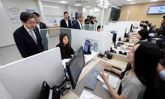 SCB 은행권 시범운용 현장 찾은 이억원 금융위원장