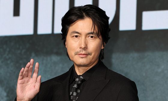 정우성, 멋진 손인사