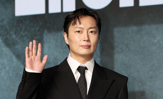 노재원, 반듯한 손인사