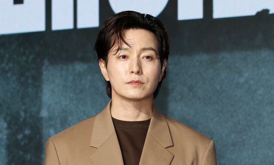 정성일, 깊은 눈빛