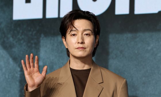 정성일, 카리스마 비서실장의 포스