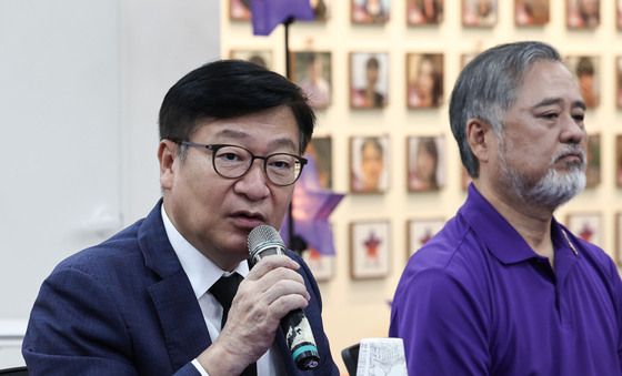 이태원참사 추모공간 찾은 정점식 원내대표