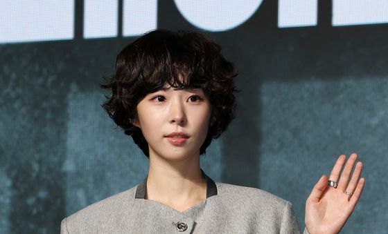 서은수, 숏컷도 잘 어울려
