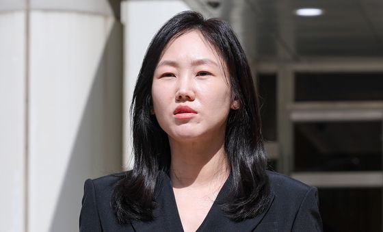 발언하는 고은영 변호사