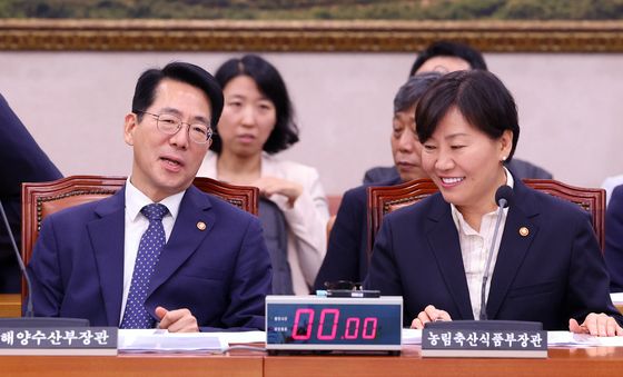 대화 나누는 황종우·송미령 장관