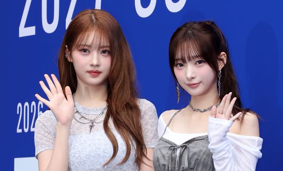 힛지스 서희·혜린 '상큼한 손인사'