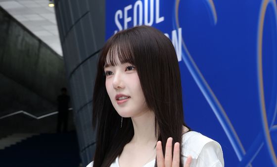 포즈 취하는 예린