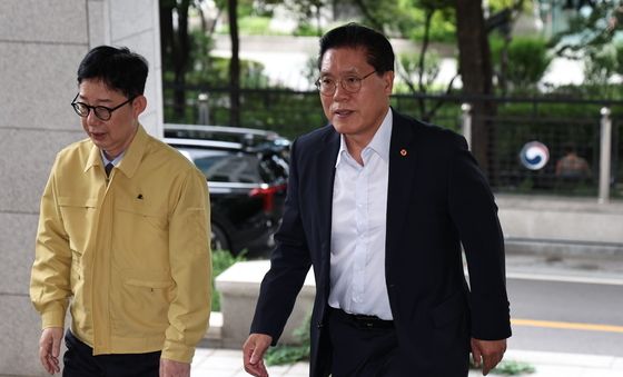 외교부 찾은 송석준 국회 외통위원장
