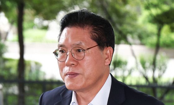외교부 도착한 송석준 외통위원장