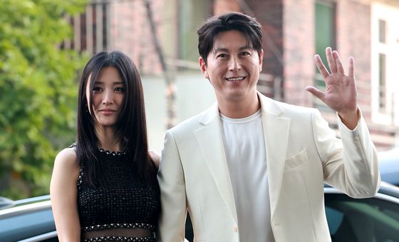 박하선·류수영 부부 '팔짱 꼬옥'