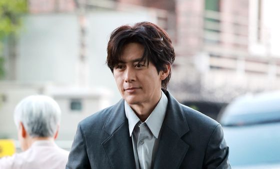 CJ 나이트 행사 참석하는 고수