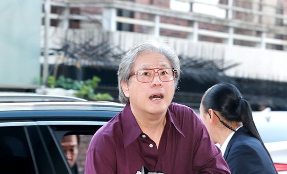 CJ 나이트 행사 참석하는 박찬욱 감독