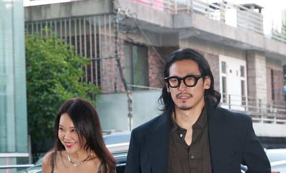 CJ 나이트 행사 참석하는 백지영·정석원 부부