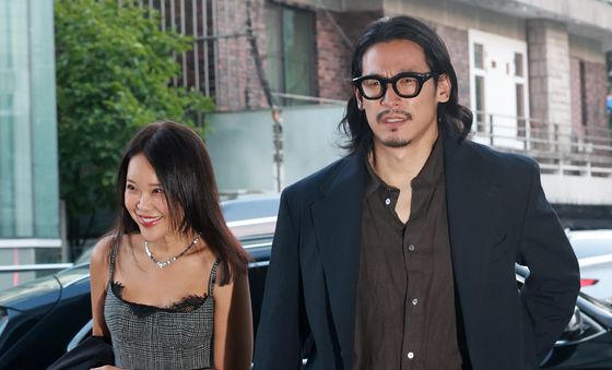 CJ 나이트 행사 참석하는 백지영·정석원 부부
