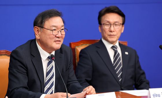 인사말하는 김태년 개헌추진단장