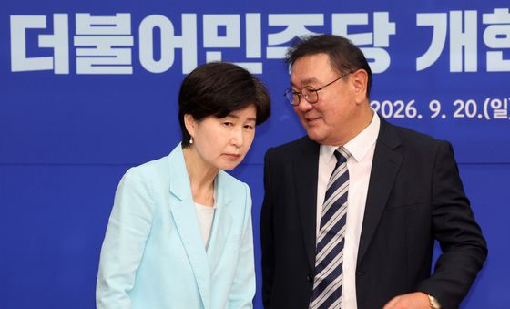 대화 나누는 김태년·백혜련