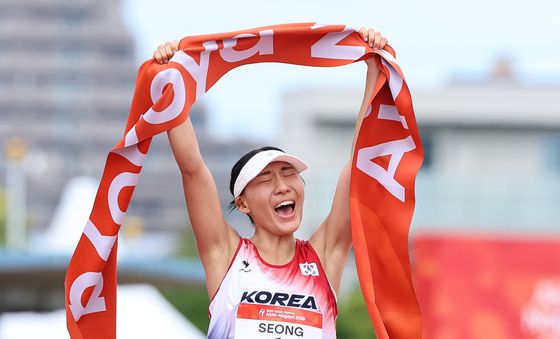 성승민 '대한민국 선수단 첫 금'