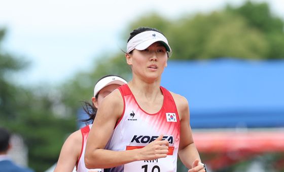 힘차게 달리는 김은주