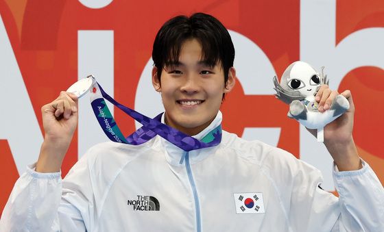 자유형 100m 은메달 획득한 김영범