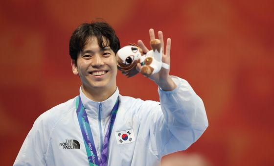 미소 짓는 이주호, 값진 동메달