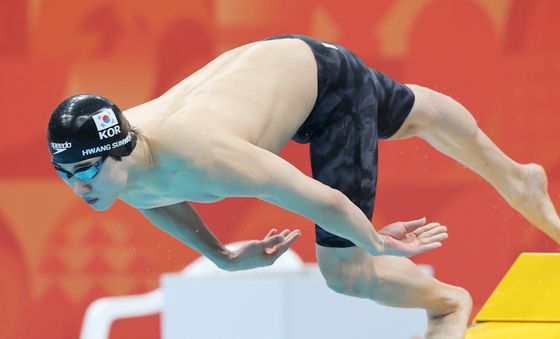 황선우, 100m 자유형 힘찬 출발