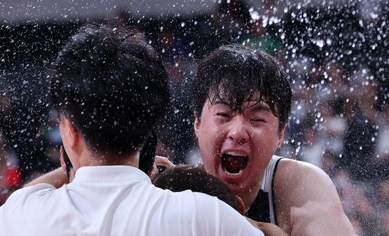 이현중, 맹활약 펼치며 금메달 선사