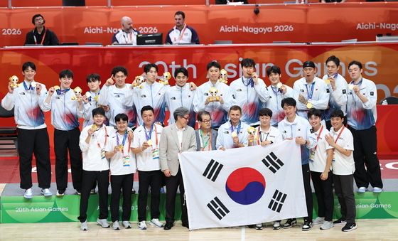 금메달 목에 건 남자 농구대표팀
