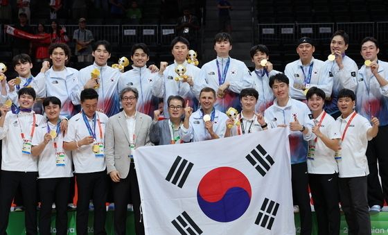 남자 농구 12년 만에 금메달