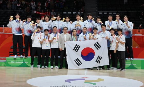 남자 농구 12년 만에 금메달