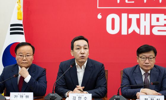 발언하는 김민수 최고위원
