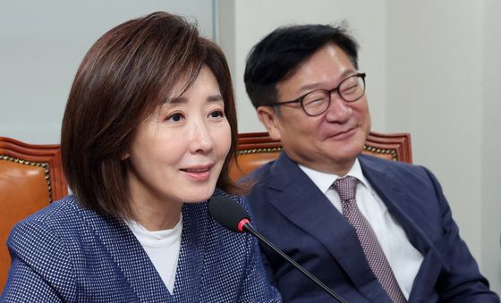 개회사하는 나경원 국민의힘 의원