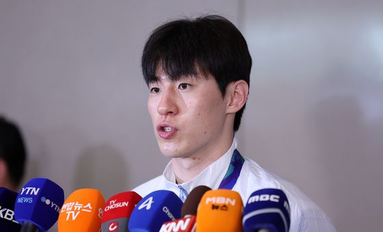 인터뷰 하는 이정현