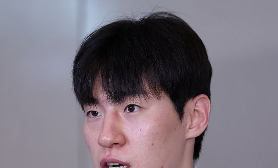인터뷰 하는 이정현