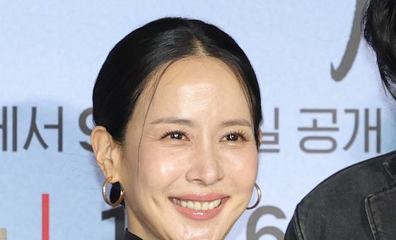 은사자상 든 조여정