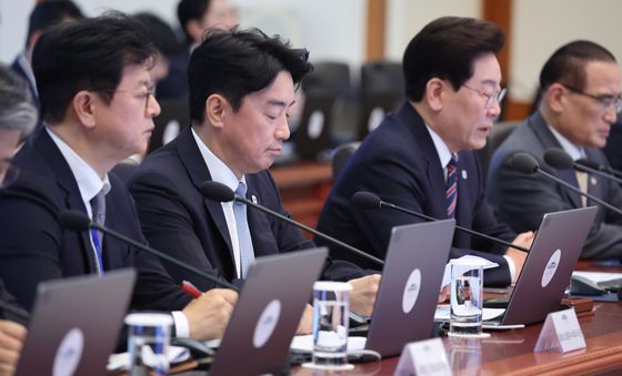 수석보좌관회의 참석한 강훈식 비서실장