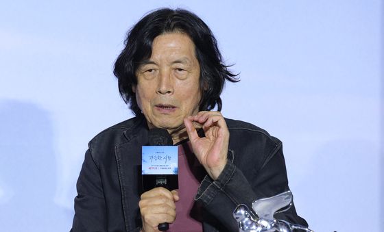 은사자상 수상한 '가능한 사랑' 이창동 감독