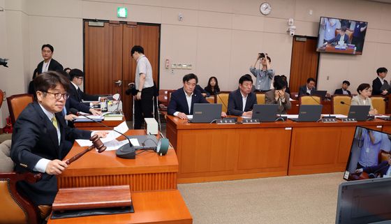 여야, 홍지선 국토부 장관 후보자 인사청문경과보고서 채택