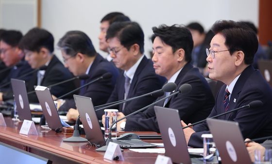 '수석 보좌관 회의' 주재하는 이재명 대통령