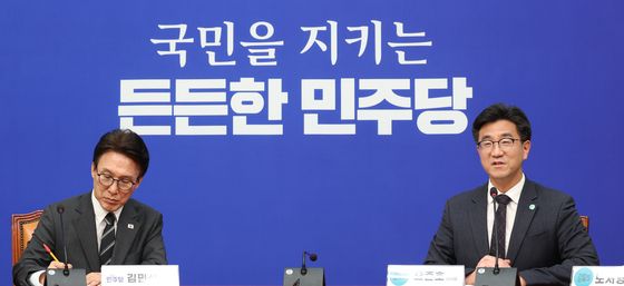 인사말 하는 오준호 기본소득당 대표