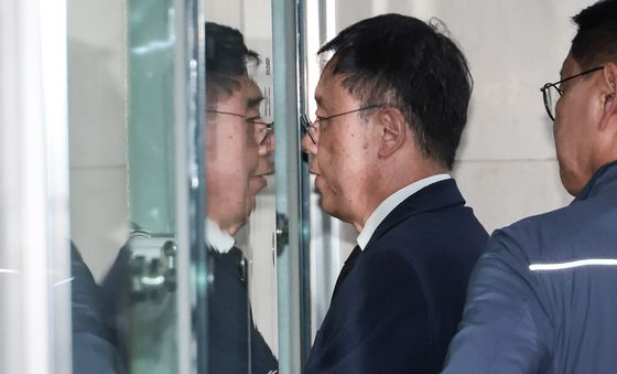 기자회견장 못 들어간 조성현 HL만도 부회장