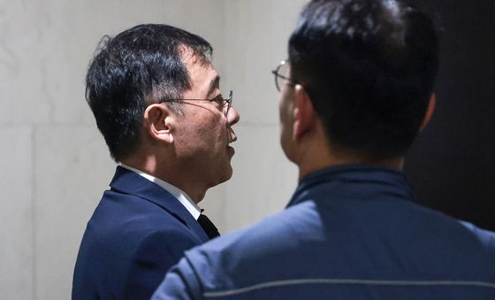기자회견장 못 들어간 조성현 HL만도 부회장