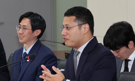 인사말 하는 데스몬드 리 싱가포르 교육부 장관
