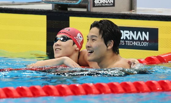 50m 자유형, 김영범 금메달·지유찬 동메달