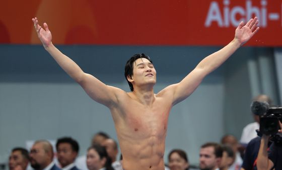 세계로 도약하는 김영범