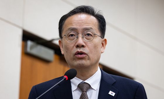 임명 재가 직후 국회 찾은 이형일 부총리 겸 재경부 장관