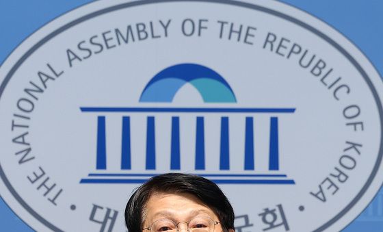 한동훈 특검법 발의 기자회견하는 김형연 의원