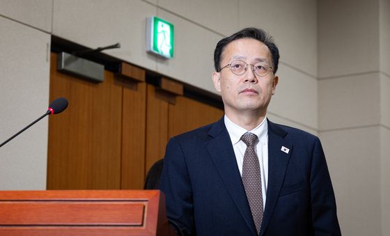 인사말 마친 이형일 부총리 겸 재경부 장관
