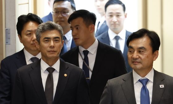 취임식 참석하는 강신철 신임 국방부 장관