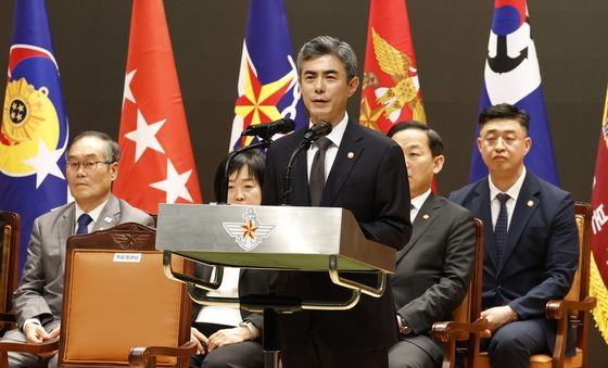강신철 신임 국방부 장관 취임
