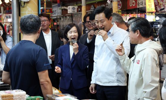 김 맛보는 오세훈 시장
